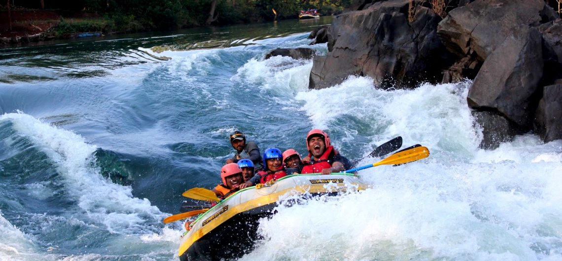 Rafting at Kundalika
Image Credits: deepunandakumar.wordpress.com