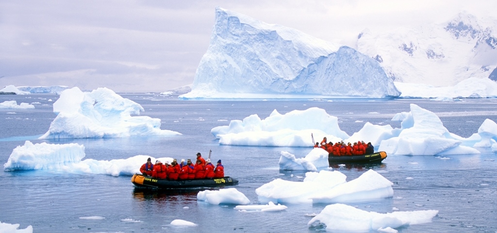 Groups of researchers in Antarctica