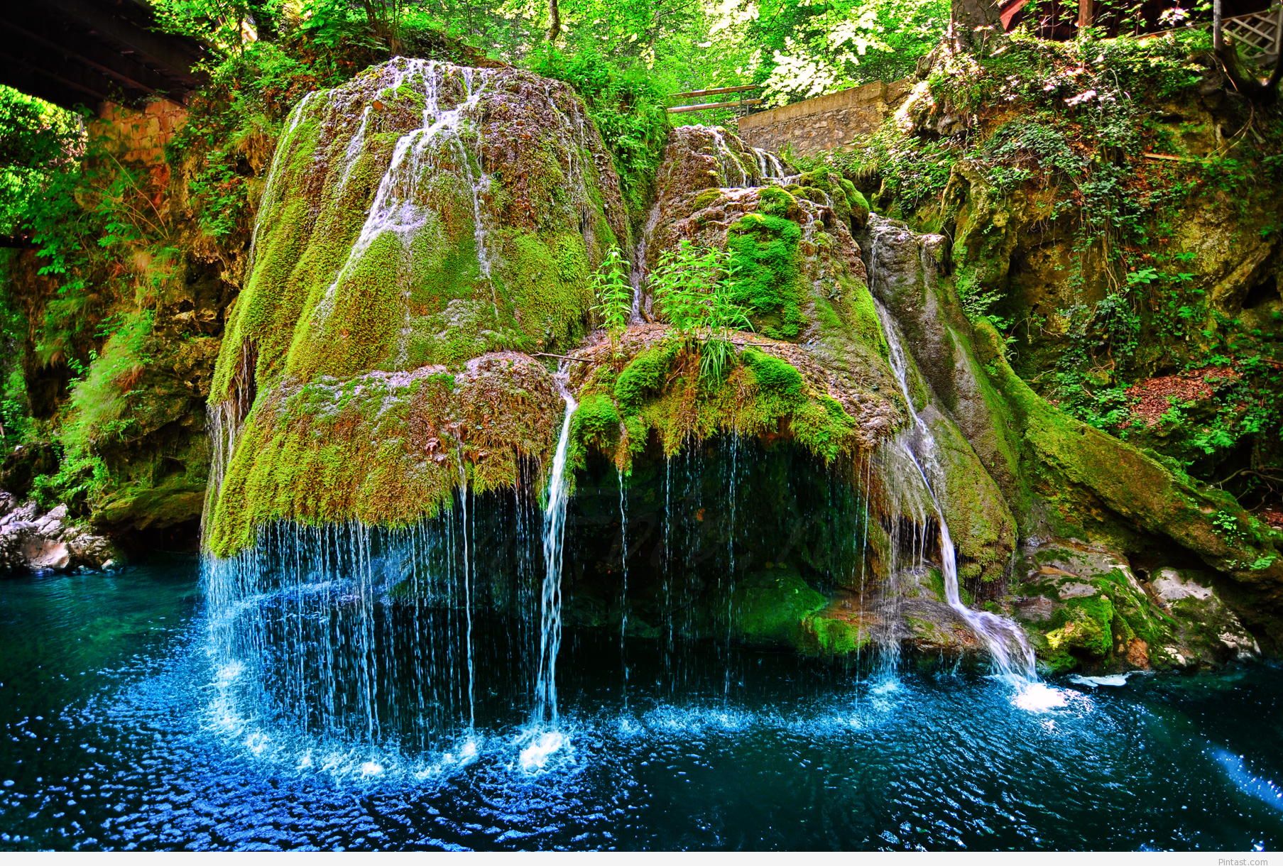 Beautiful place. Водопад Бигар Румыния. Каскадный водопад Бигар, Румыния. Водопад Бигар в Западной Румынии. Водопад Бигэр.