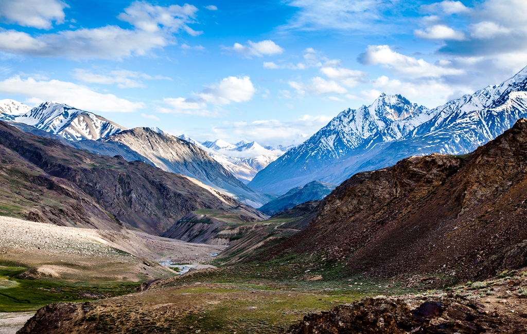 The first view of the grand Spiti Valley