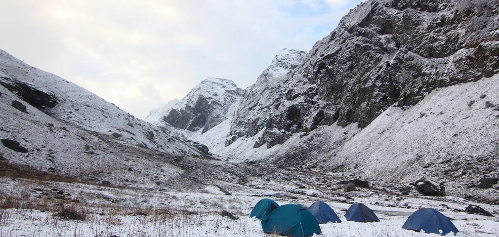 Indrahar Pass Trek (3)_1437978661