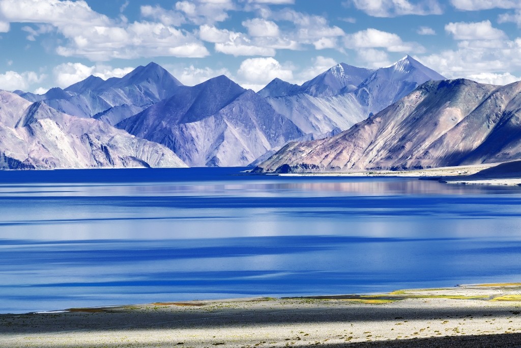 The many colors of Pangong Tso