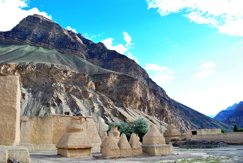 Tabo_monastery_and_surroundings_1