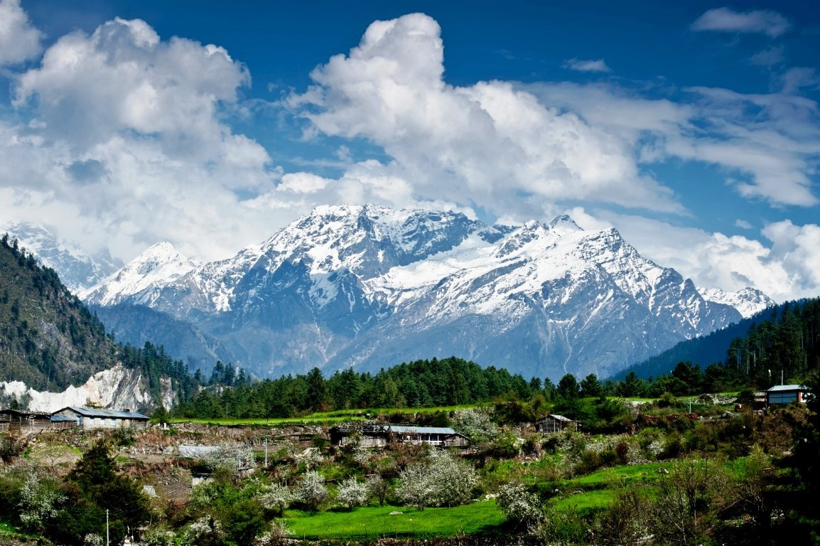 A pleasant day while trekking around Annapurna Circuit