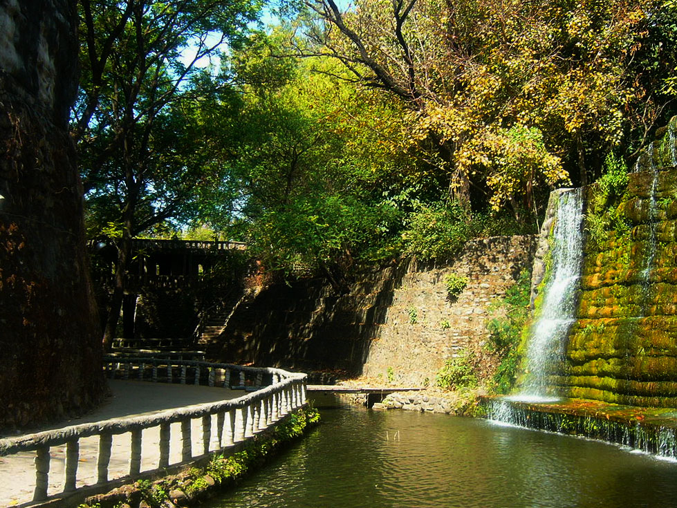 1024px-rock_garden_chandigarh_india_4