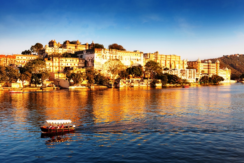 udaipur-shutterstock_137123798