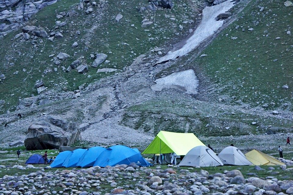 Hampta Pass Trek is one with a vast difference in landscapes throughout the trek