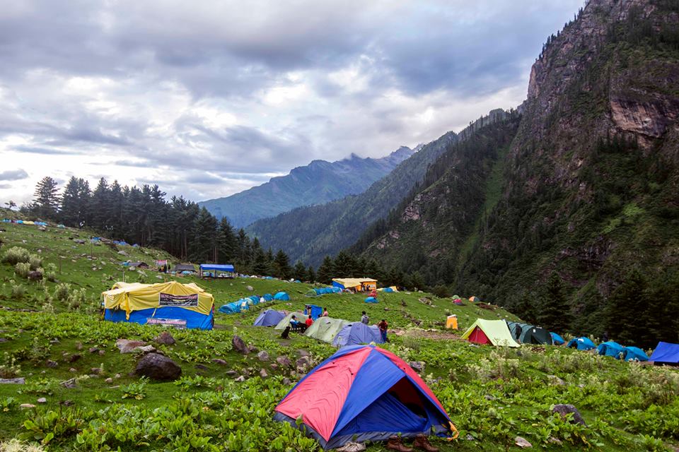 Camping on the trek from Kasol to Kheerganga