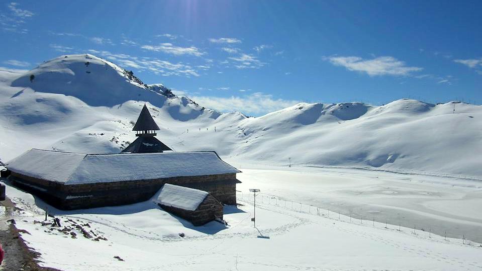 Prashar Lake trek in winter