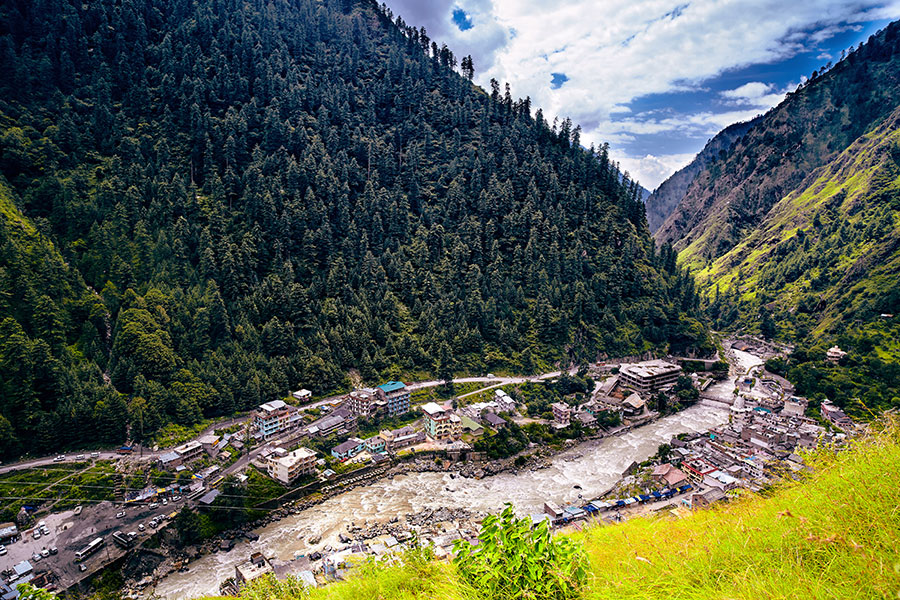 shutterstock_733880116-naggar-village