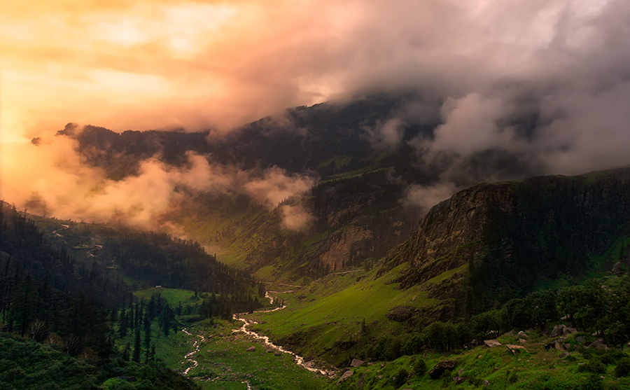 shutterstock_543211045-manali-sunrise